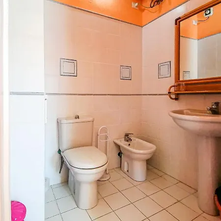 Rooster Home's Apartman